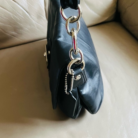 Authentic Coach handbag - Picture 3 of 15